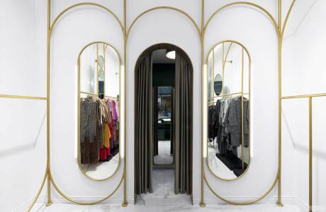 国外商店设计案例：传递稳定性和品牌体验的多品牌女装时装店设计