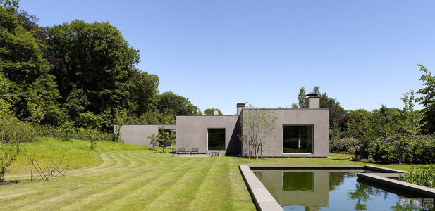国外住宅设计案例：具有雕塑般的品质，比利时森林住宅