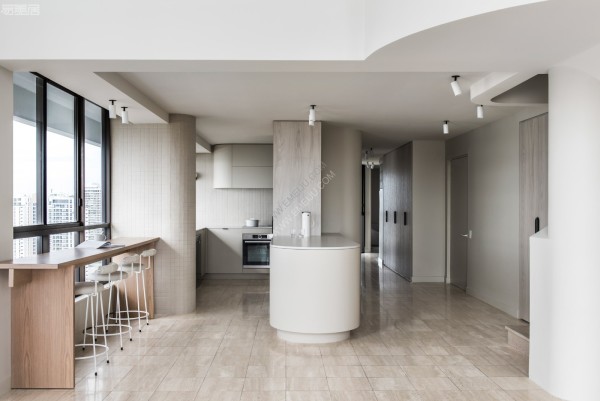 澳大利亚黄金海岸顶层公寓的舒适室内设计